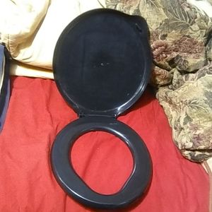 Bucket toilet cover made in canada lugable Lou